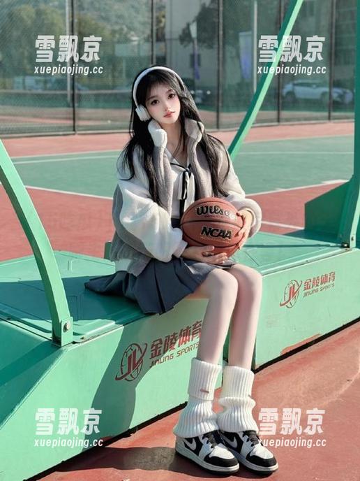 下载15吃瓜，别被屏幕外的无聊生活蒙蔽眼了，瓜总在等！