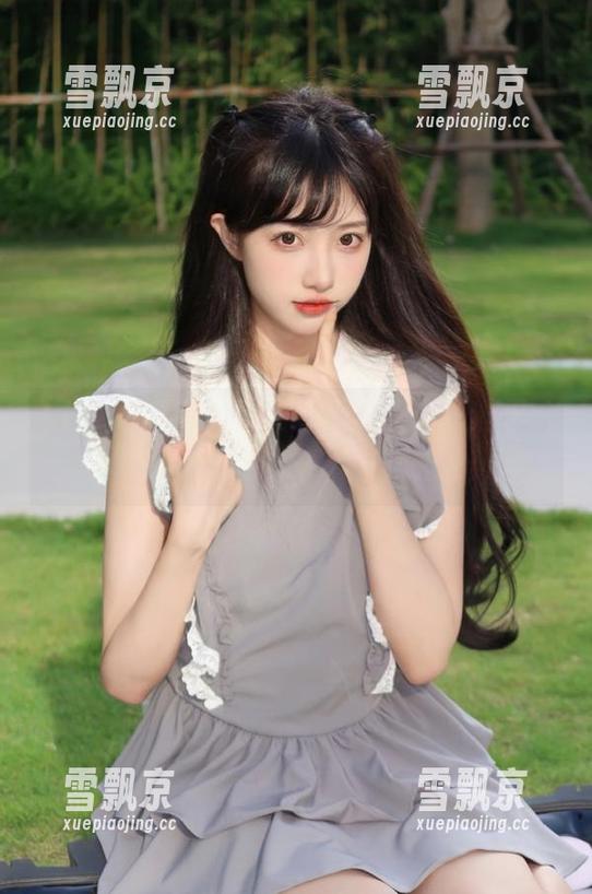 17c吃瓜 17c吃瓜苹果版里,一边吃瓜,一边忍不住抖腿,乐趣无穷!