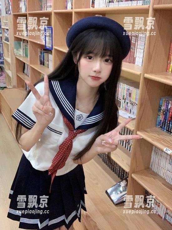 17吃瓜网 看到别人免费狂欢,我也忍不住在17吃瓜网上窜来窜去,哈哈~
