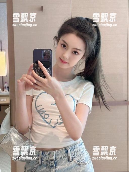 网页fonts在看的瞬间，455fun给我的灵感突袭还挺好玩的。