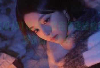 51吃瓜，我在角落偷偷观看女房东的“仪式”