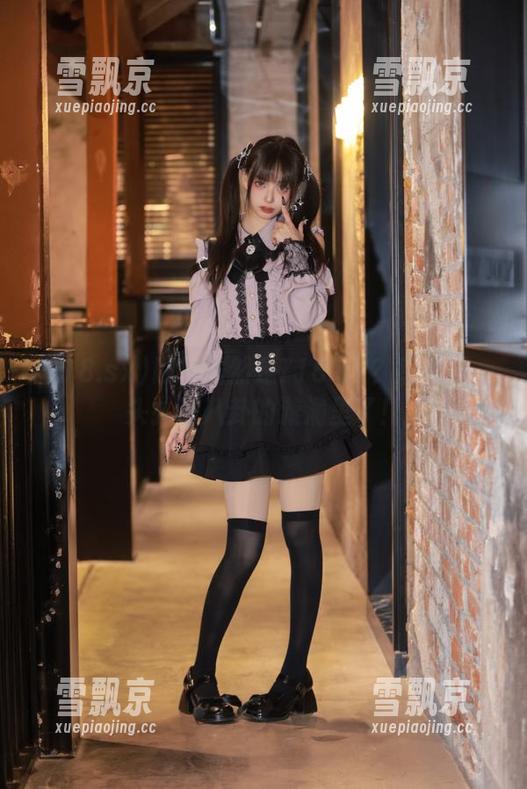 718.sx 网址居然是718.sx?感觉我一头扎进八卦的漩涡里了!
