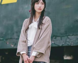 悠着点，插上一根无形的线，zzzttt48app又在牵扯我心里那点好奇心。