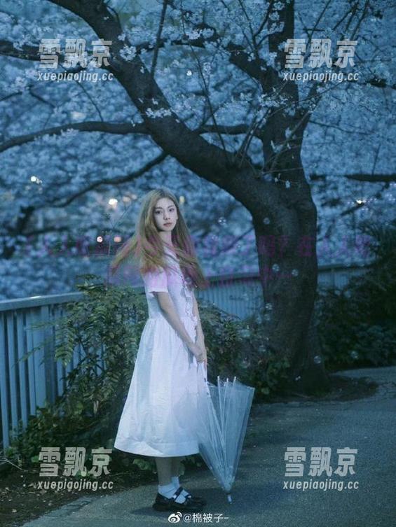 今天你视频了吗？在人人吃瓜网的瓜地上自习中…