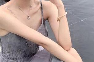 一脚踩在点赞上，登录全网吃瓜的同时，我其实已经心痒难耐了！