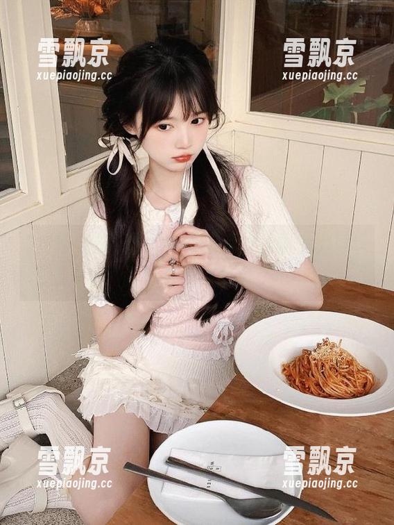 沿着全网吃瓜的线路，潜意识里只想默默吃瓜！