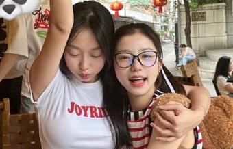 吃瓜网更新了！新入口仿佛是条新路，草丛里藏着什么不可告人的故事？