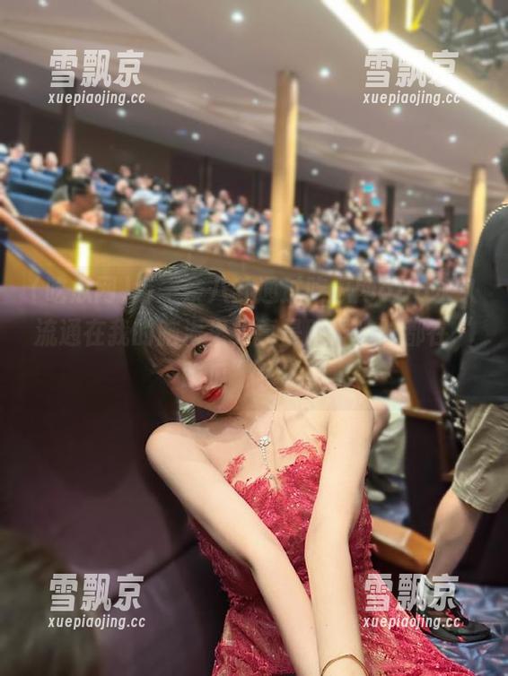 吃瓜网 每一条八卦通过吃瓜网app永久流通在我的脑海里,真是脑子随时都在“吃瓜”状态。