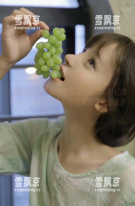 吃瓜网红 不小心收藏了一堆吃瓜网红的视频,忽然觉得我的建议和意见也很重要?