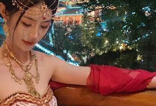 一边观看，一边试图理解，海角吃瓜上演的尴尬现场，有点意思。