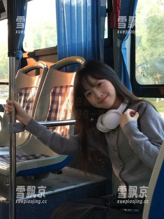 黑料吃瓜网 又是在黑料吃瓜网首页在线蹲点,一阵好奇一阵无奈!