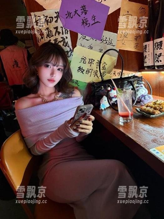 让我打开黑料吃瓜网app，免费带你领略瓜田里的秘辛！
