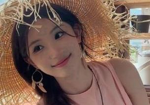 去黑料正能量官网逛了一圈，致敬这个app，我果然啥也不想干就想看！