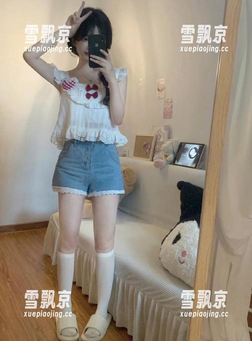黑料社 啊,黑料社的app真是让人欲罢不能,那个网址我倒是牢牢记住了……