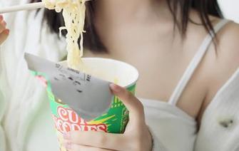 黑料社app分享，告别无聊时光，顺便提升八卦修养。