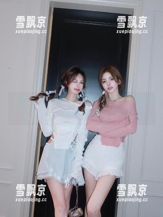 黑料福利 “黑料福利”搭建了一座豪华“传送门”,带我穿越到八卦的荒野!