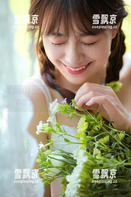 试着打开安卓上的“黑料网”，不说了，我的眼睛快被辣到瞎了……