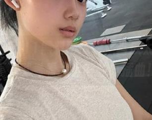 911黑料网链接：当瓜太大，吃不下就看看我日常的小插曲！