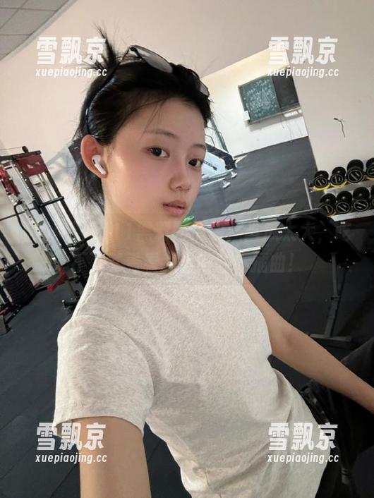 911黑料网链接：当瓜太大，吃不下就看看我日常的小插曲！