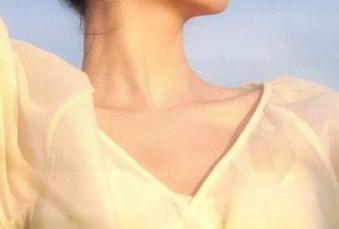 登录黑料网，在线看八卦专用，记得把吃的备上，别掉了为了瓜的吧！